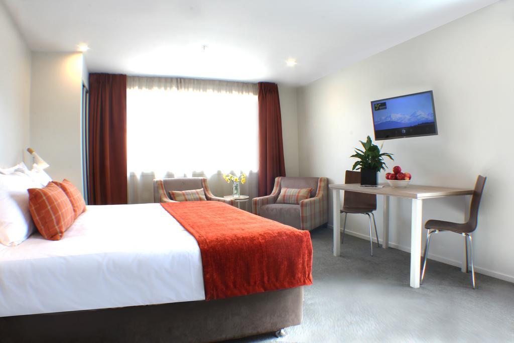 Quest Aparthotel 4*