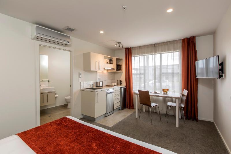 Quest Aparthotel 4*
